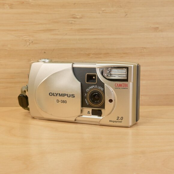 Vintage Olympus Camedia D-380 / 2.0MP Compact Digital Camera / Tested - Picture 3 of 10